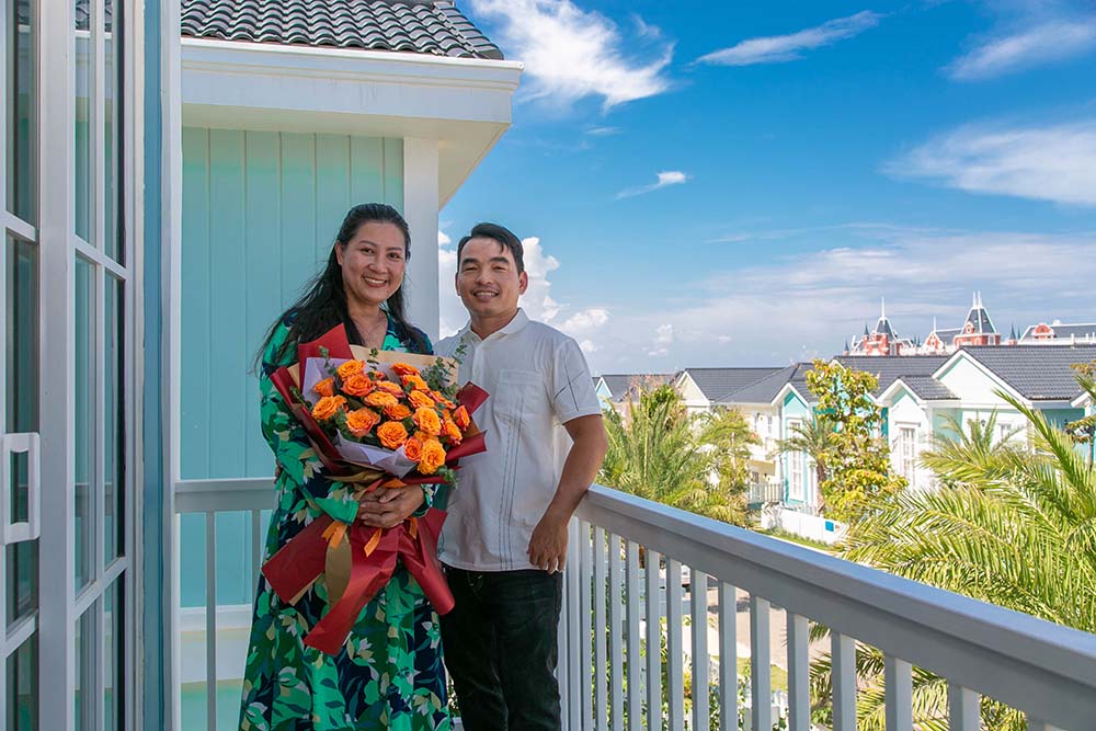Sở hữu biệt thự Florida tại NovaWorld Phan Thiet, chị Cao Thị Thiên Trang hài lòng với nơi “an cư” mới cùng khả năng khai thác kinh doanh của sản phẩm
