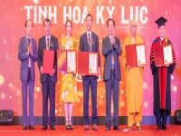 Gốm Đất Việt nhận Kỷ niệm chương "Tinh hoa kỷ lục"